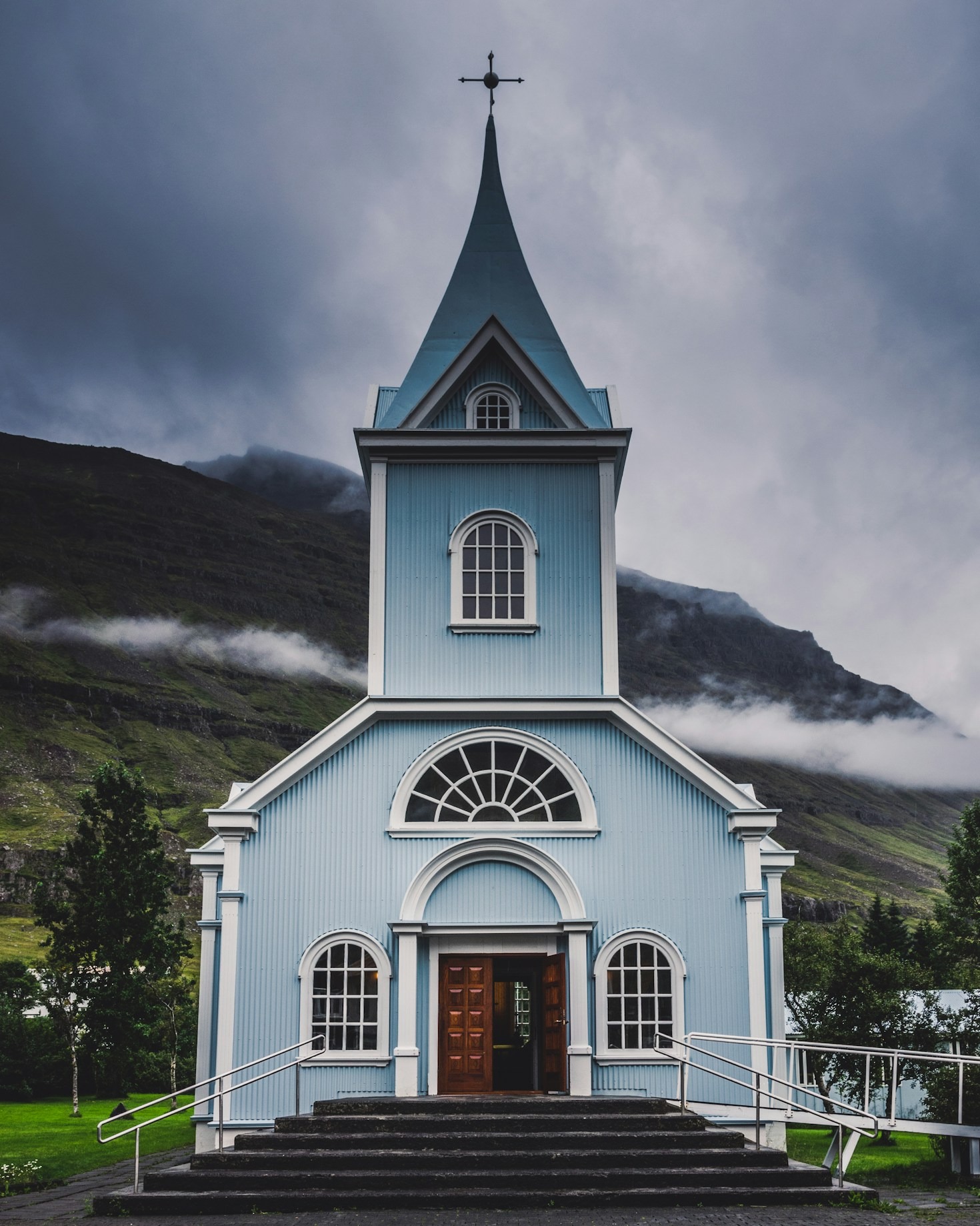 How Our Services Inspire Spiritual Growth